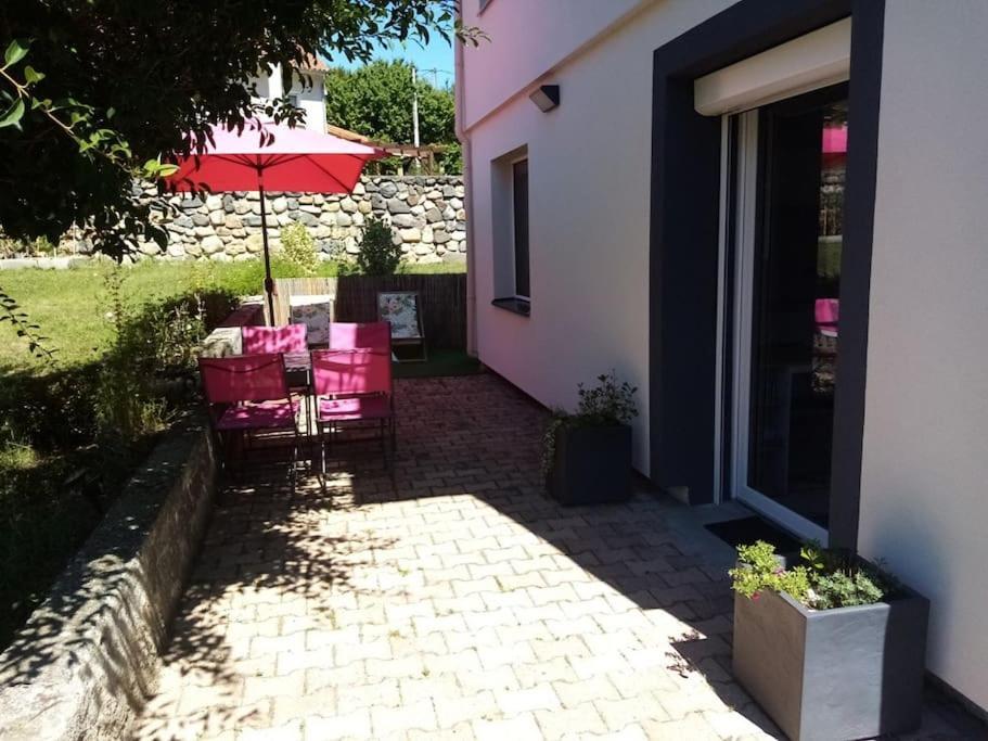 Gite "Le Temps D'Une Pause" Terrasse Et Piscine Coubon Exterior foto